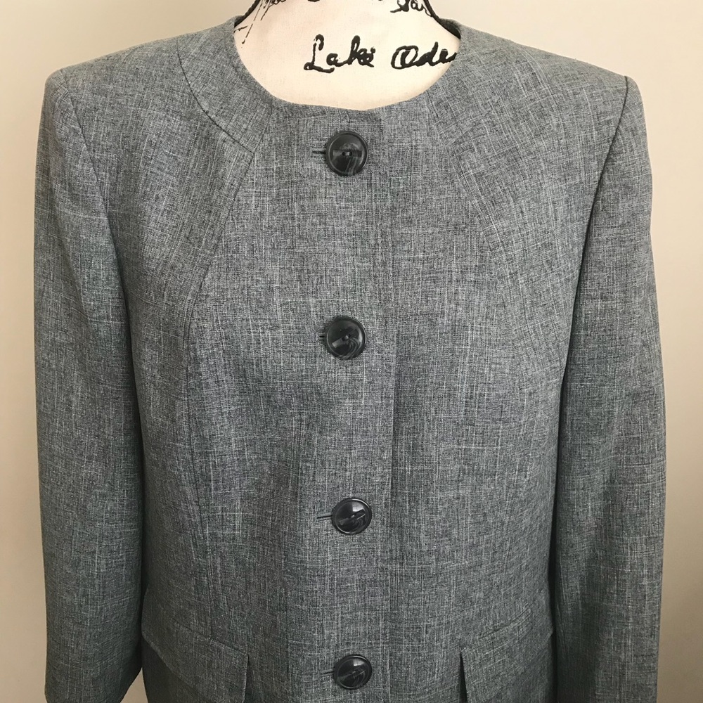 Evan Picone 2-piece skirt suit